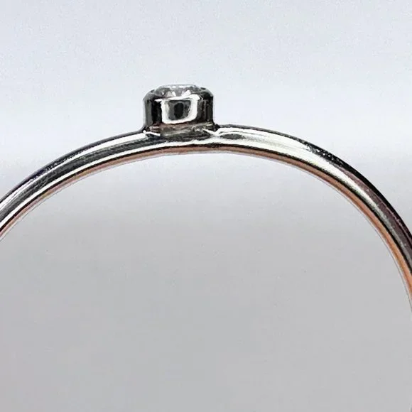 14K white gold 0.03ct G/VS2 round brilliant Solitaire Diamond stackable ring sz6 - Picture 7 of 7